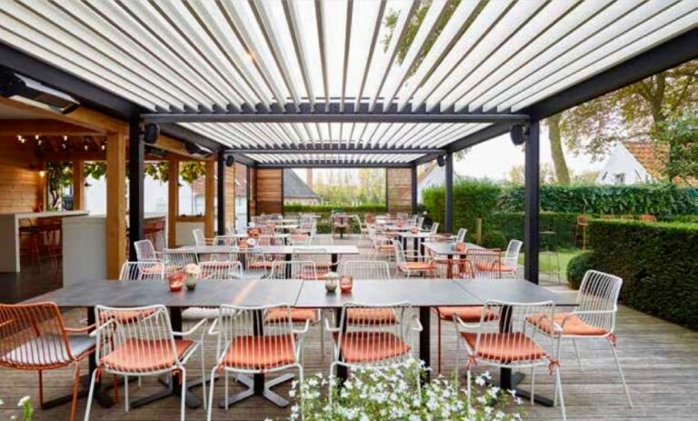 Enhancing Bars and Cafes: Creating the Ideal Outdoor Ambiance with Pergolas